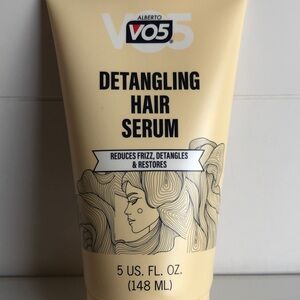 Alberto VO5 
Detangling Hair Serum
Reduces Frizz
Detangles & Restores
5 fl Oz